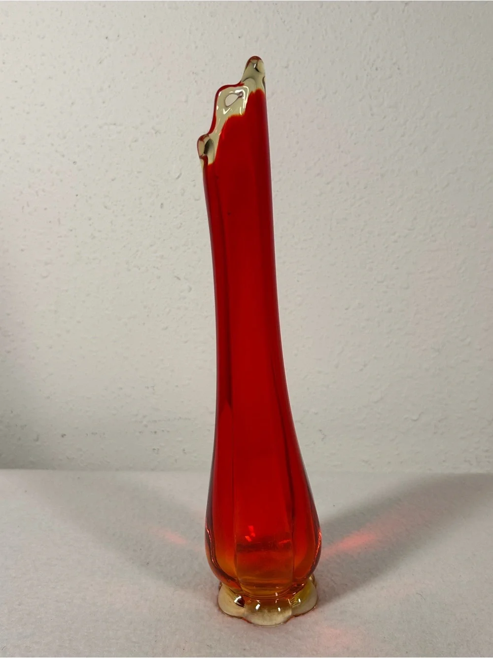 LE Smith Swung Vase Glass Stretch Red Amberina 12